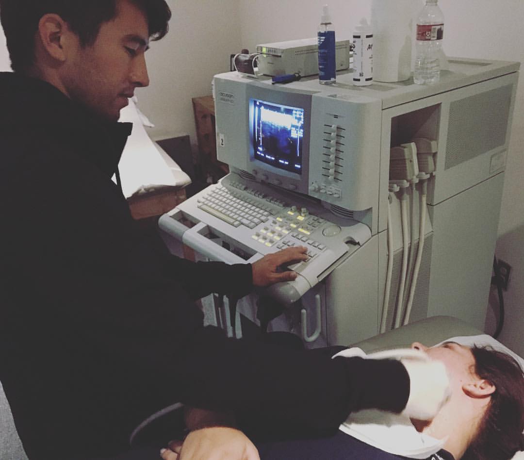 students working in our hands-on Orange County ultrasound classes